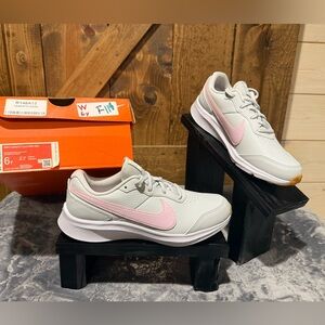 Nike Varsity Leather Youth Size 6